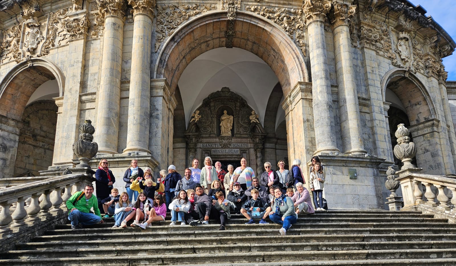 LES ENFANTS DU CATECHISME A SAINT IGNACE DE LOYOLA